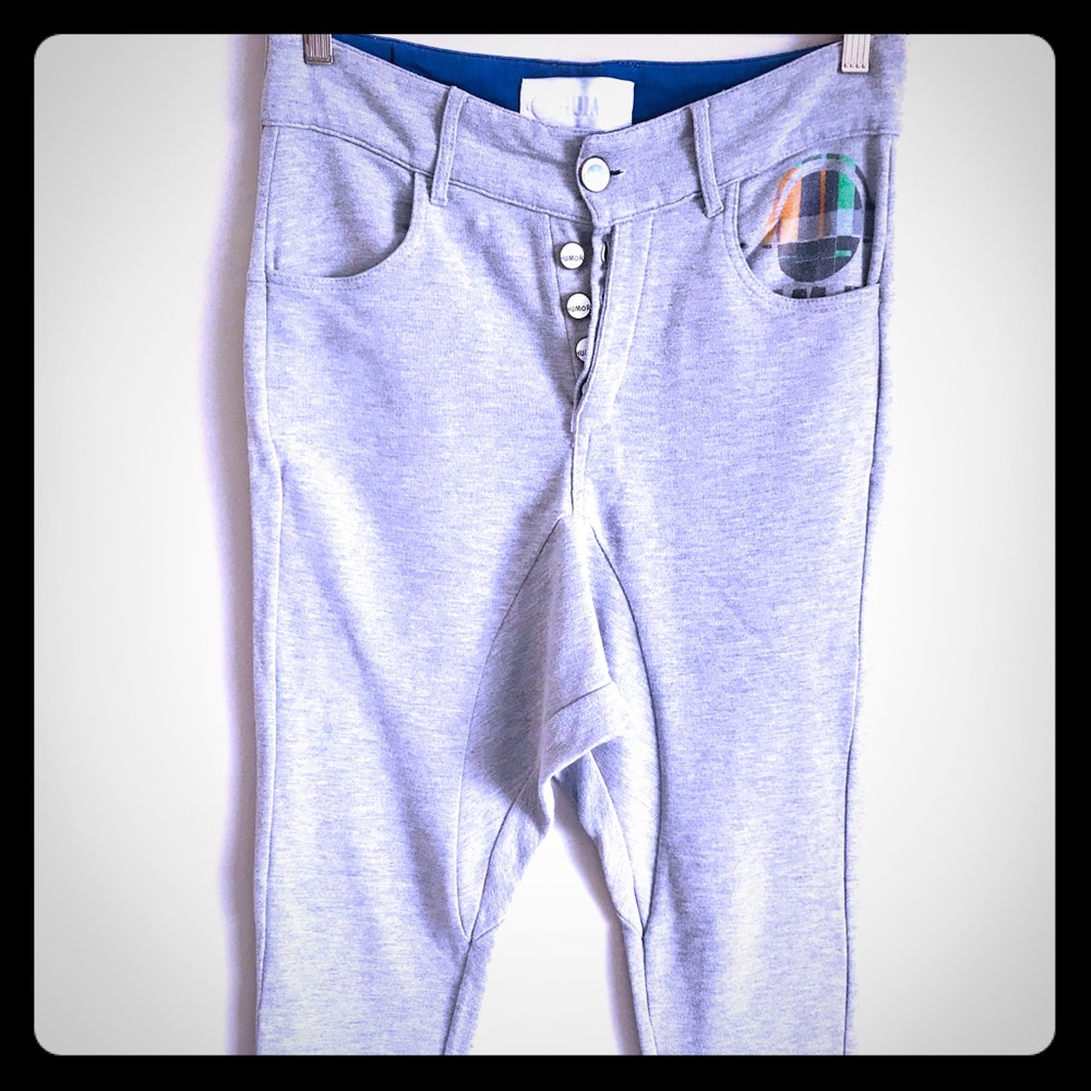 Baggy cotton sweatpants .